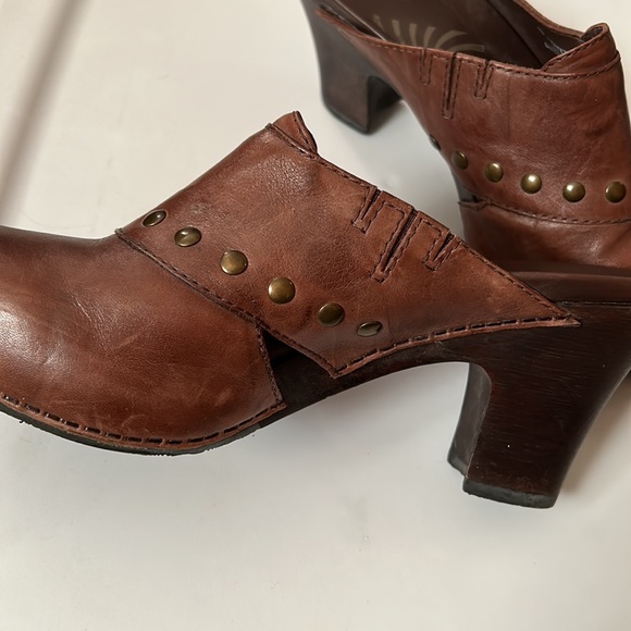 Gorgeous Dansko Clogs! - Picture 2 of 5